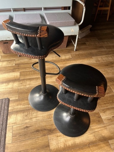 バーチェア×2台 座面高810～600調整式 背もたれ高930～720  黒
