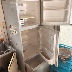 無料、引取限定　冷蔵庫の画像