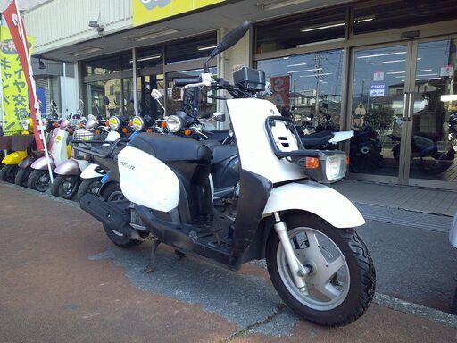 NO.5714　ギア（ＧＥＡＲ）　水冷４サイクルエンジン　ＦＩ車　ホワイト　☆彡