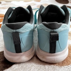 スニーカーの画像