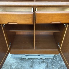 食器棚 上下分離式の画像