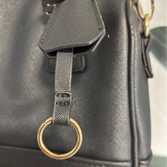 【INGNI】ブラックショルダーバッグ 合成皮革　の画像