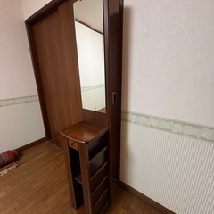 スリッパ立て   鏡付きの画像
