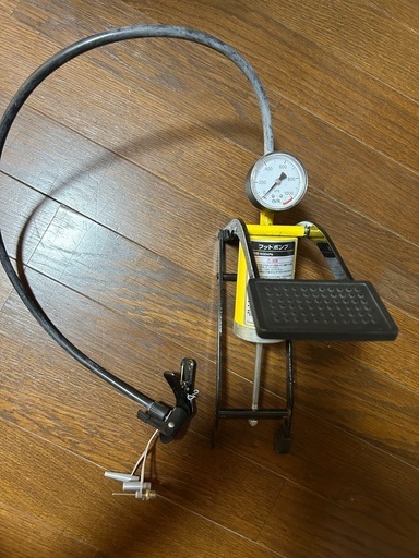 電動アシスト自転車、フット式空気入れ付き