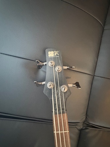 黒エレキベースIbanez SSR620