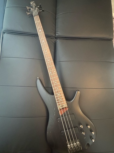 黒エレキベースIbanez SSR620
