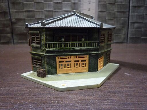 現状品 Nゲージ ストラクチャー 建物 ジオラマ 角地の家 民家 2階建て 2個セット 中古 札幌市東区 新道東店