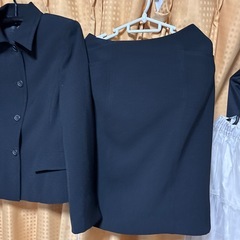 レディース　スカートスーツ　黒　Mサイズ　3月1日大分市内可能ですの画像