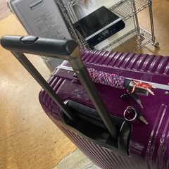 キャリーケース 紫  鍵付き の画像