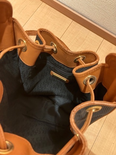 イブサンローラン　巾着バック