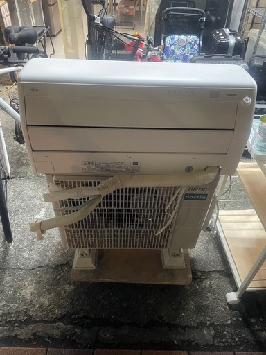 エアコン FUJITSU ノクリア 冷房2.2kw 2022年製 AS-R222M-W 