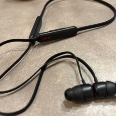 Beats ワイヤレスイヤホンの画像