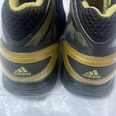 adidasバスケットシューズadizero 22.5cm の画像