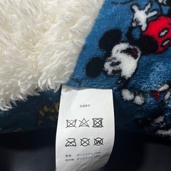 ミッキーマウス 足入れクッションの画像