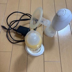 ピジョン電動搾乳機➕哺乳瓶用キャップの画像