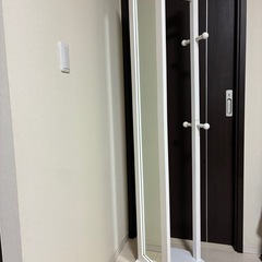 【ニトリ】ハンガーラック付き回転式ミラーの画像