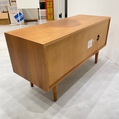 天然木（ウォールナット素材）のテレビ台の画像