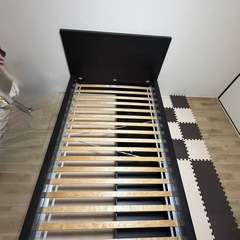 IKEA セミダブルベッドフレームの画像