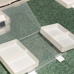 【無料】キャリーケース５点とキャリーケース内の仕分け箱セット　サイズＡ４が４つ、Ｂ５が１つの画像