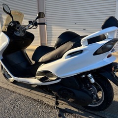 ⭐️マジェスティ125.FIモデル⭐️バッテリー・プラグ・オイルなど新品交換で快調⭐️125cc原付2種オートバイ⭐️の画像