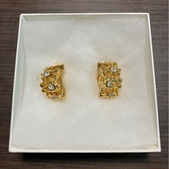 ニナリッチ　NINA RICCI イヤリング　ゴールドの画像