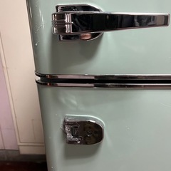 レトロ調冷蔵庫（アイリスオオヤマ）使用浅い
の画像
