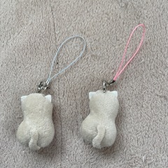 落花生　猫　　ストラップ２個の画像