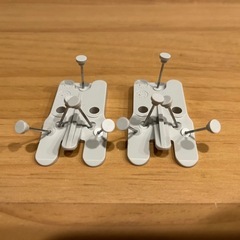 壁にかけられる家具棚の画像