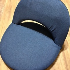 ニトリ購入のミニ座椅子の画像