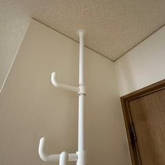 【お譲り先決定】突っ張りポールハンガーの画像