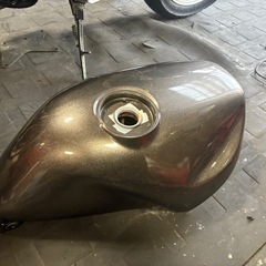 GK75A バンディット400 ガソリンタンクの画像