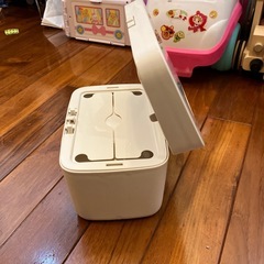 コンビ　お尻拭き　ウォーマー　引っ越しにつき3月末には処分　最終価格です。の画像