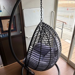 【美品】ハンギングチェア（吊り下げ式チェア）クッション付き／室内・ベランダOKの画像