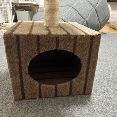 キャットタワー
の画像