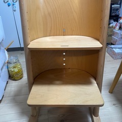 MOIZI、ベビーチェアテーブルの画像