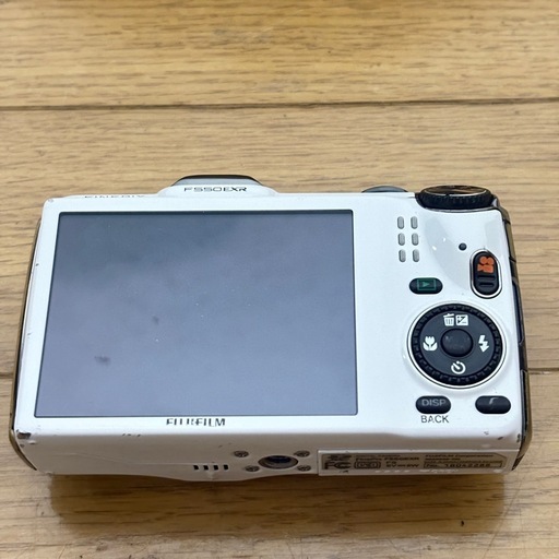 【割引有】デジタルカメラ　FUJIFILM FINEPIX F550EXR