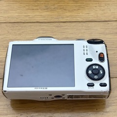 【割引有】デジタルカメラ　FUJIFILM FINEPIX F550EXRの画像