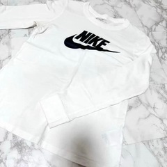 🤍NIKE  ロゴロンT𝟤枚の画像