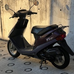 大人気セール‼️驚愕の実走行8400キロ🏃‍♀️安心のバッテリー新品✨️前後タイヤまだまだ山あり🗻嬉しいシート張り替え♪オイル満タン補充済み🈵オイル交換不要⭕️継ぎ足しだけで🆗2サイクルでパワフルな走り💨AF27スーパーディオ✴の画像