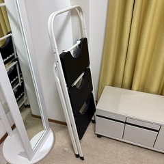 【引取or文京区近辺配達可】折りたたみ式脚立の画像