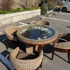 ☆③中古品 アジアン風 ダイニングテーブル 椅子 セット 丸テーブル 屋外用 ガラステーブル ウッドデッキ☆の画像