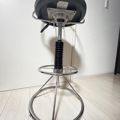 カウンターチェアの画像