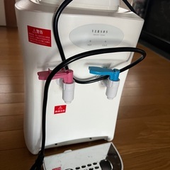 ウォーターサーバー　ペットボトル差込の画像