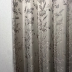 カーテンの画像
