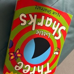 英語絵本 Three Little Sharks ほか同シリーズ数冊セットですの画像