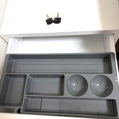 3段引き出しの画像