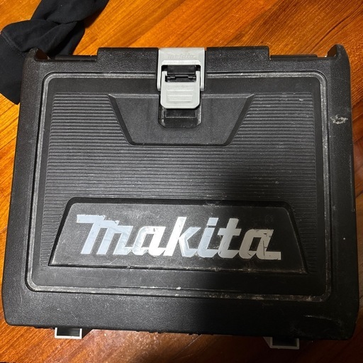 マキタ　インパクトドライバー