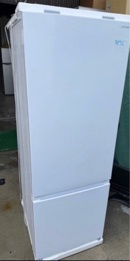 NO B876?福岡
市内配送設置無料✨?ヤマダオリジナル 冷蔵庫 179L 右開き 2ドア 幅48.6cm 一人暮し向け 耐熱トップ
