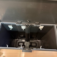 ニトリ 薄型ゴミ箱2つの画像