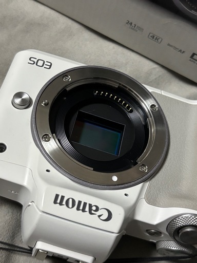 EOSKiss M2  ダブルズームキット ホワイト 直接も可能   値下げしました